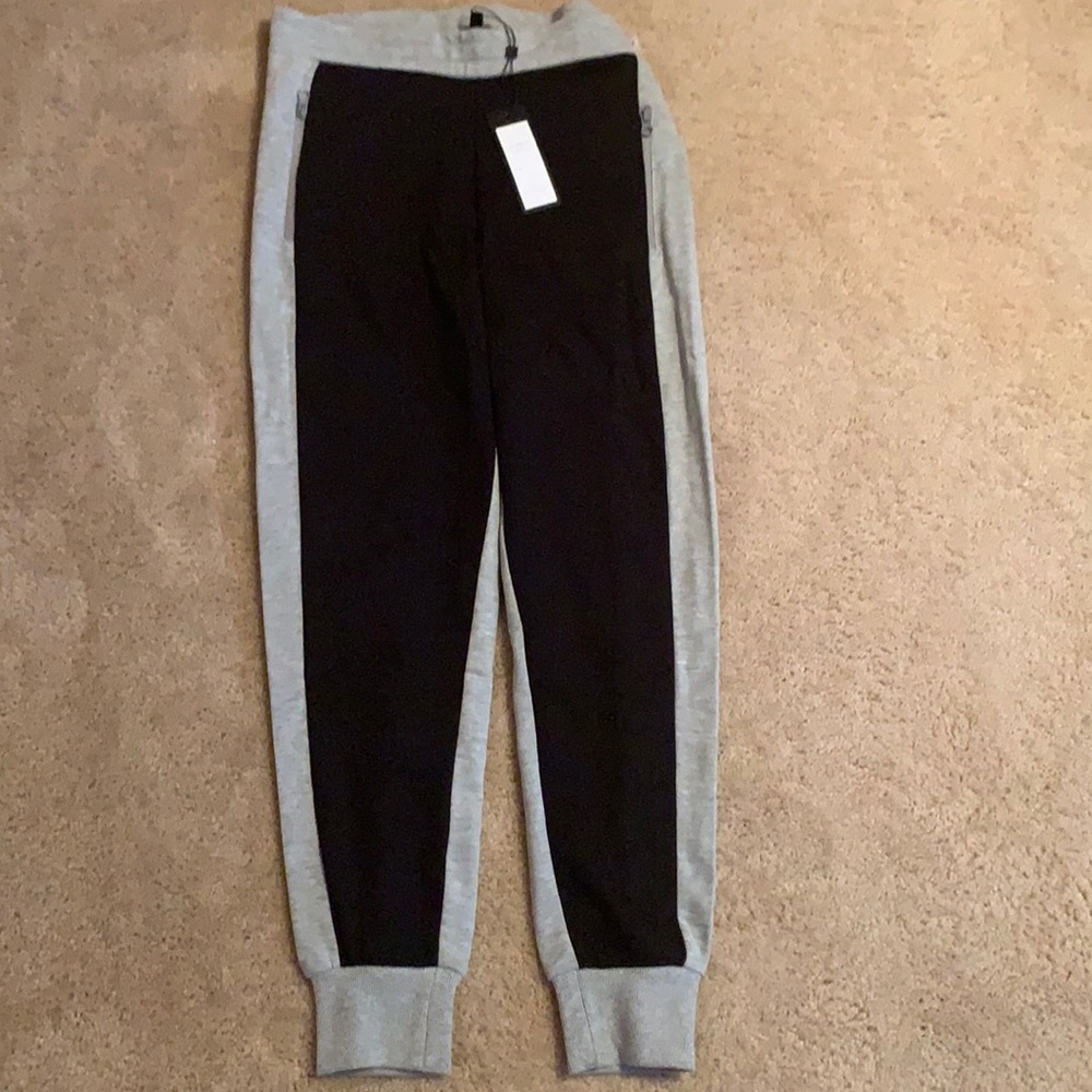 Maxsport Heather Grey/Black Leggings Size: Medium